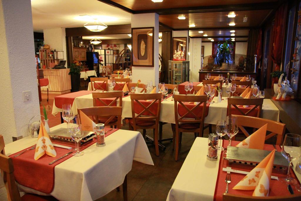 Hotel Restaurant Panorama Тун Екстер'єр фото