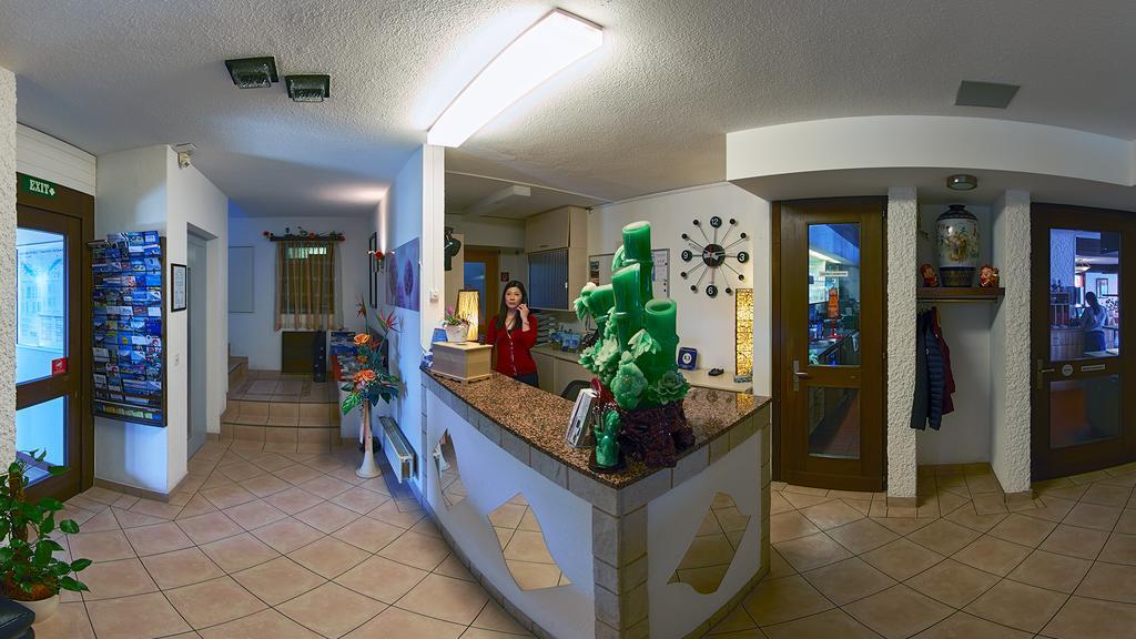 Hotel Restaurant Panorama Тун Екстер'єр фото